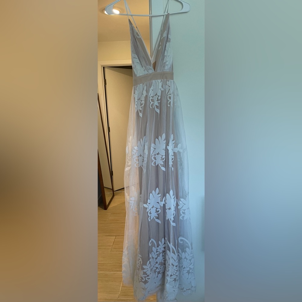 ANALISE WHITE PLUNGING FLORAL MAXI DRESS